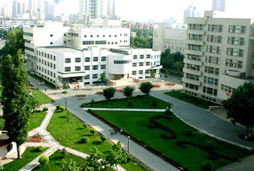 新疆师范皇家体育校园美景