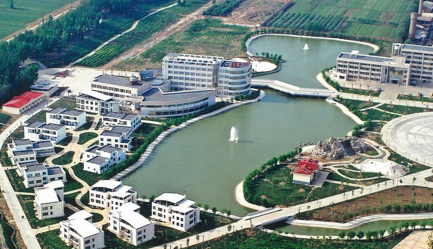 聊城皇家体育校园美景
